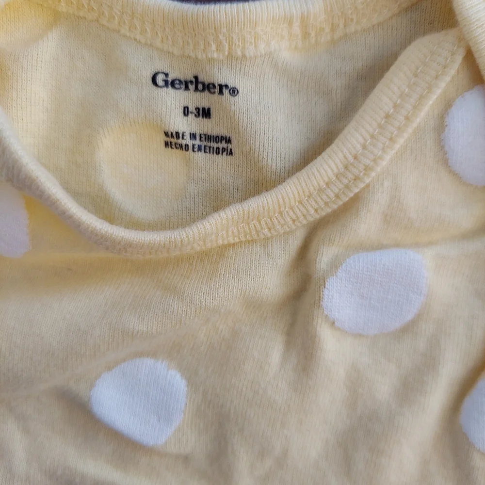 🎁10/$25- Gerber polka dot onesie, yellow,  0-3 months